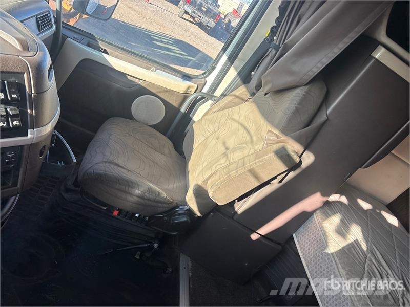 Volvo VNL وحدات الجر
