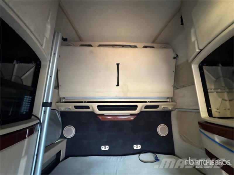 Volvo VNL وحدات الجر