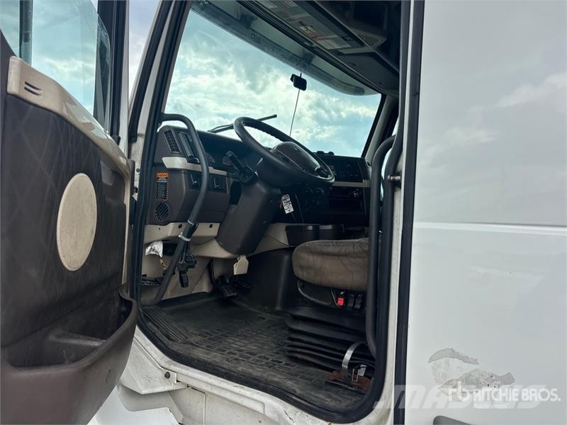 Volvo VNL 牵引车