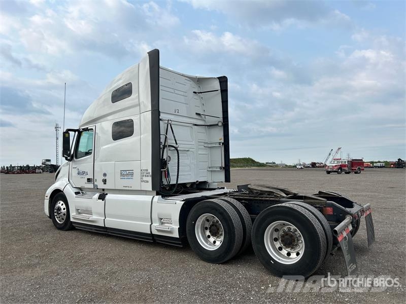 Volvo VNL Tractor Units