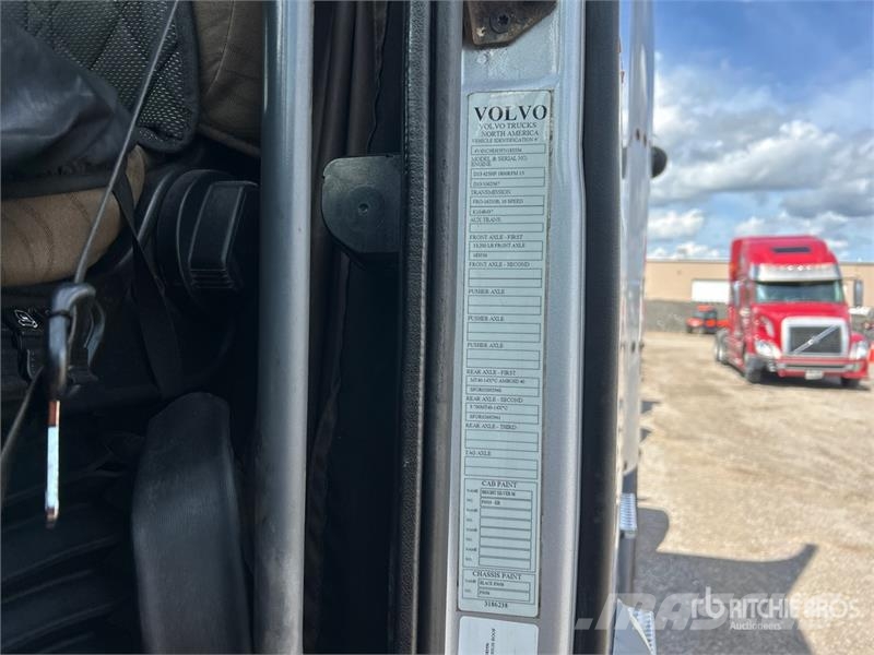 Volvo VNL وحدات الجر