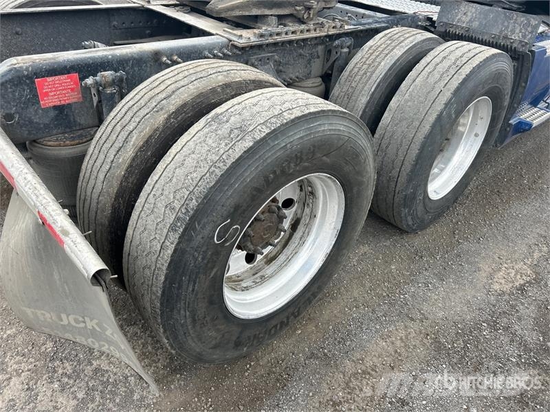 Volvo VNL Tractor Units