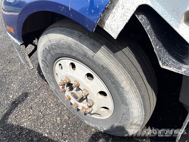 Volvo VNL Tractor Units