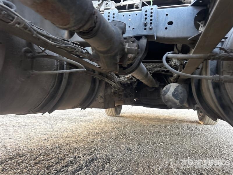 Volvo VNL وحدات الجر
