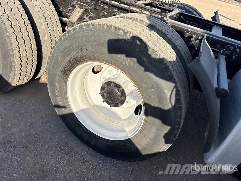 Volvo VNL Sattelzugmaschinen