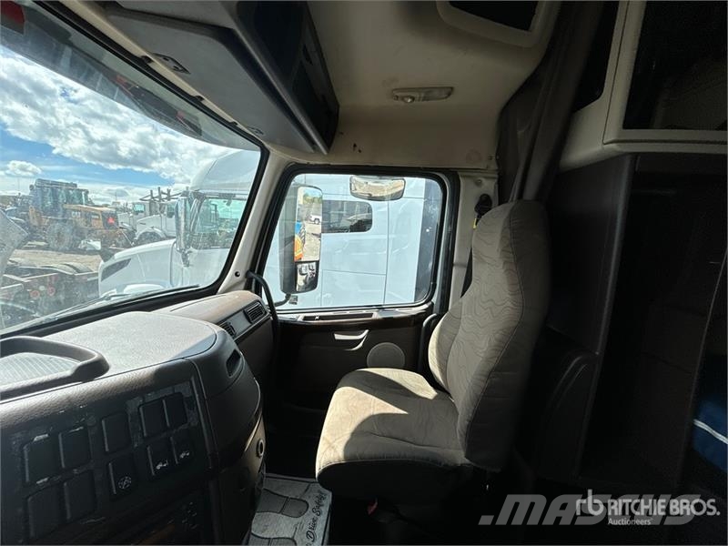Volvo VNL وحدات الجر