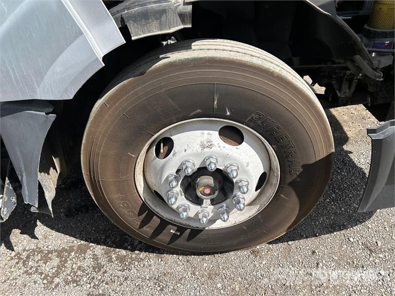 Volvo VNL وحدات الجر