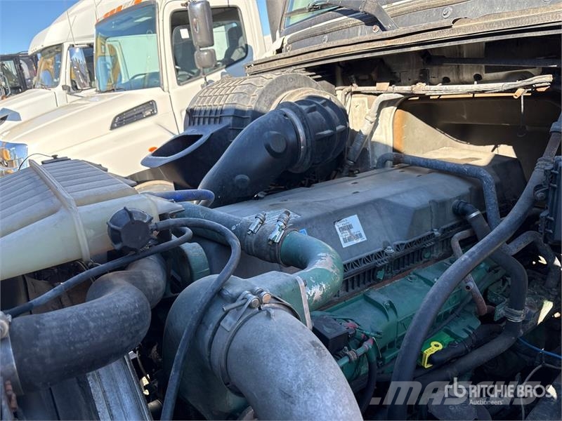 Volvo VNL Τράκτορες