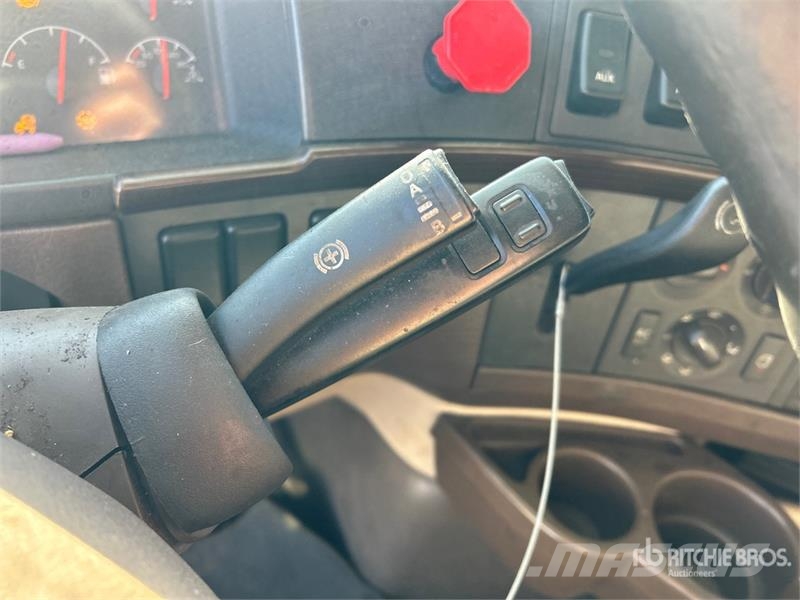 Volvo VNL 牵引车
