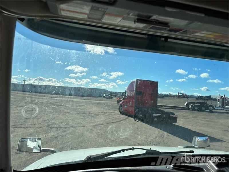 Volvo VNL 牵引车
