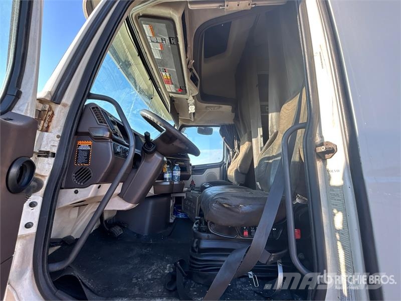 Volvo VNL Vilcēji