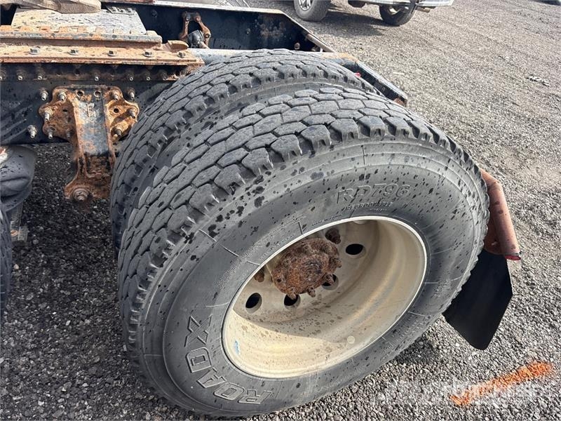Volvo VNL وحدات الجر