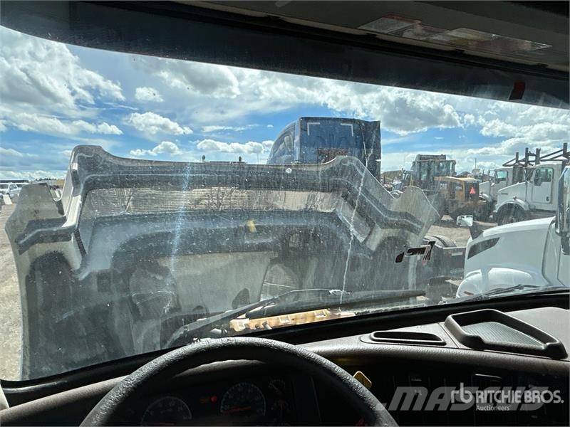 Volvo VNL وحدات الجر