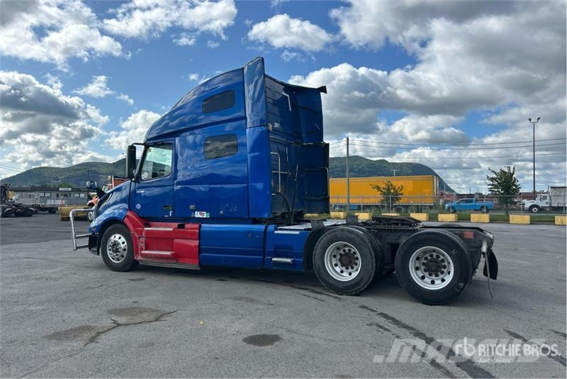 Volvo VNL Tractor Units