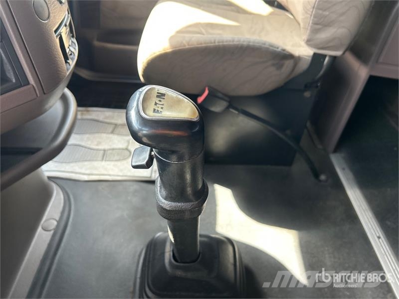 Volvo VNL وحدات الجر