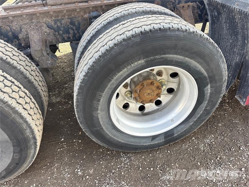 Volvo VNL 牵引车