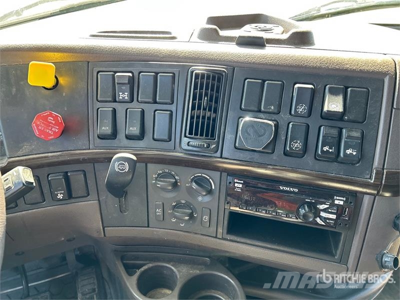 Volvo VNL Tractor Units