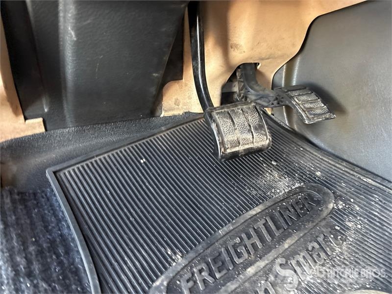 Volvo VNL وحدات الجر