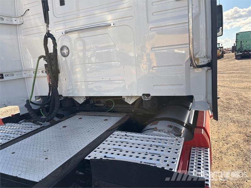 Volvo VNL Sattelzugmaschinen