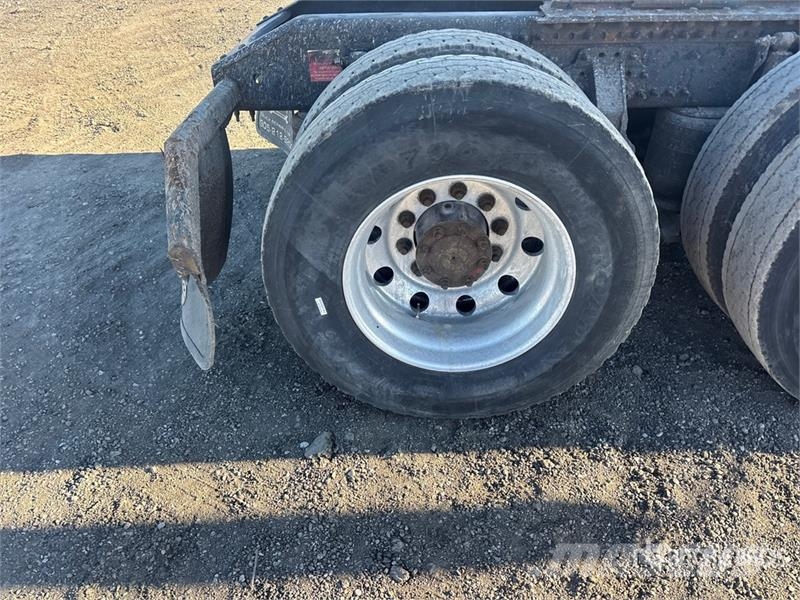 Volvo VNL وحدات الجر