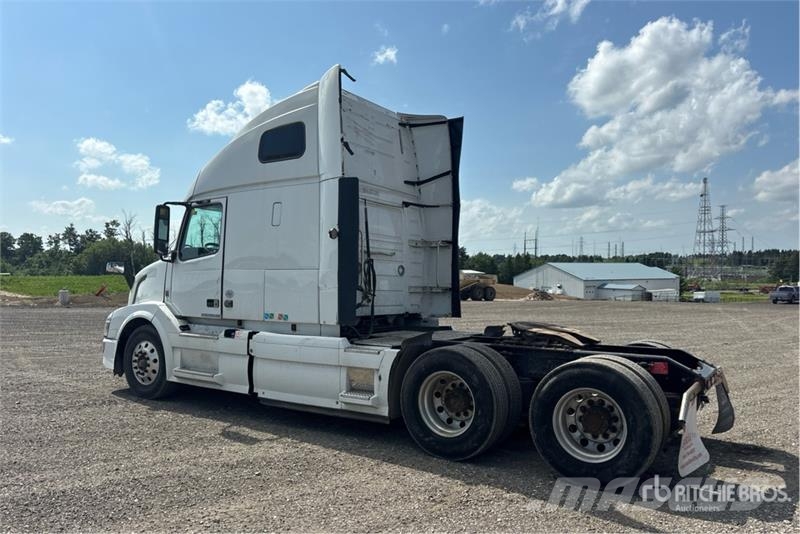 Volvo VNL Tractor Units