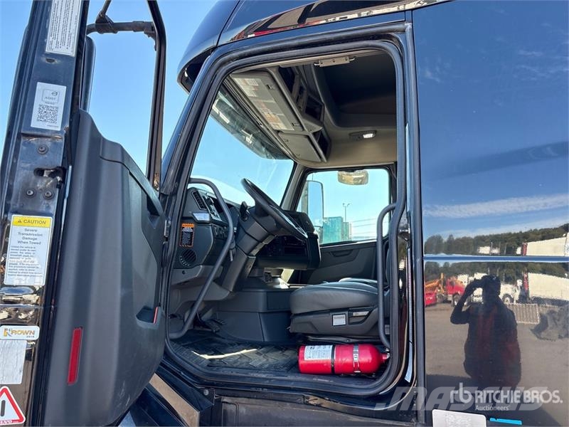 Volvo VNL Naudoti vilkikai