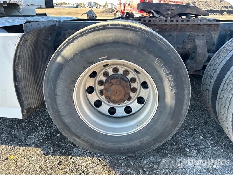 Volvo VNL 牵引车