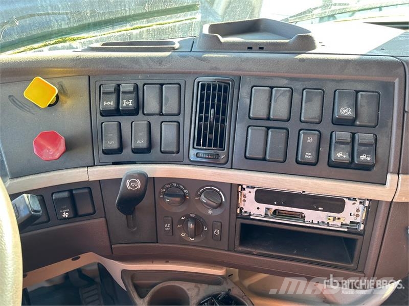Volvo VNL Vlačilci