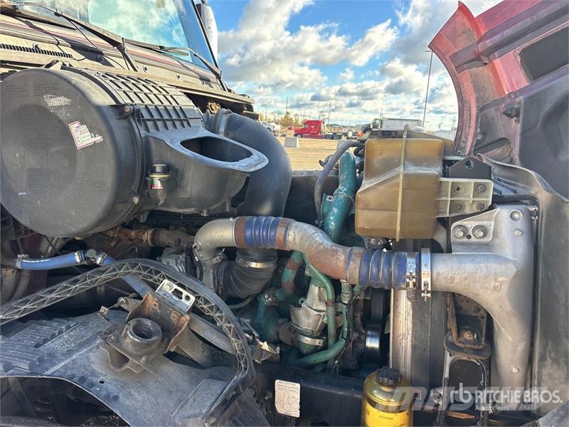 Volvo VNL 牵引车
