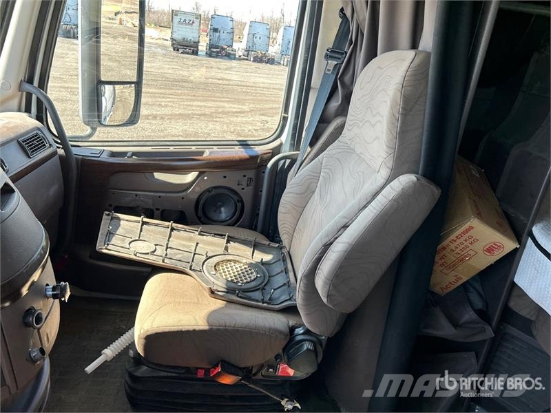 Volvo VNL Tractor Units