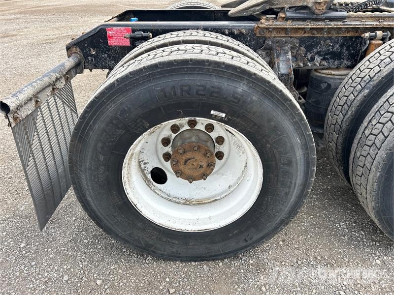 Volvo VNL وحدات الجر