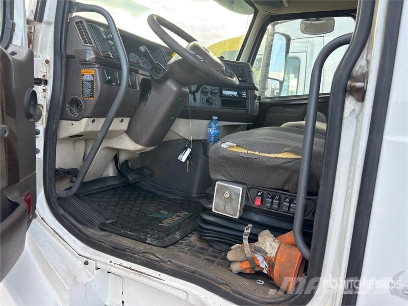 Volvo VNL Sattelzugmaschinen