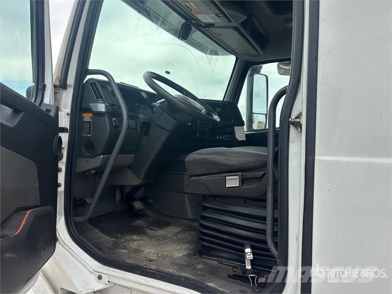 Volvo VNL Vilcēji