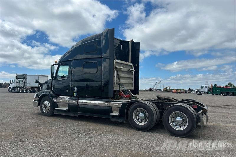 Volvo VNL Prime Movers