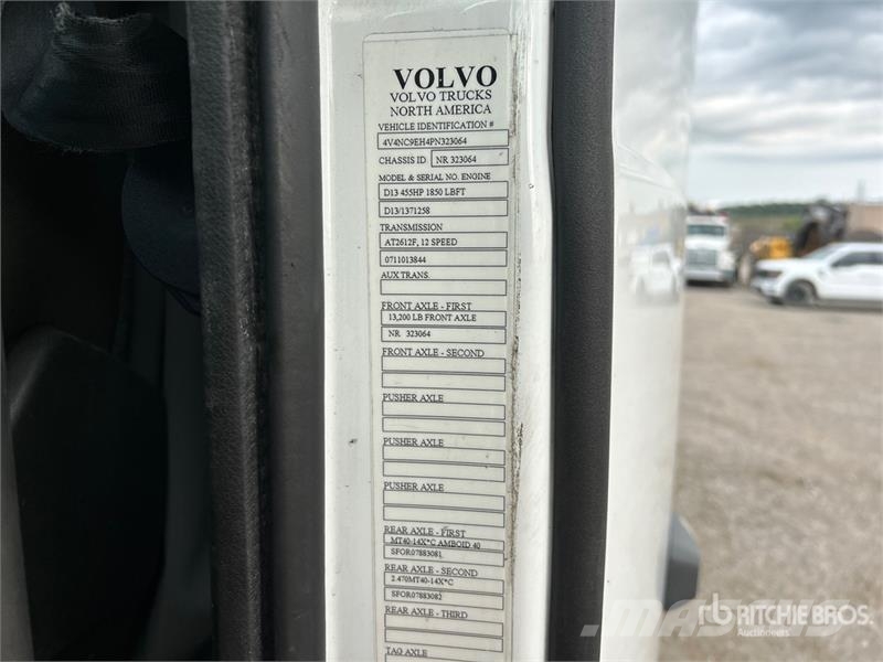 Volvo VNL Tractor Units