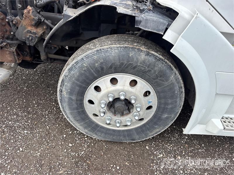 Volvo VNL وحدات الجر