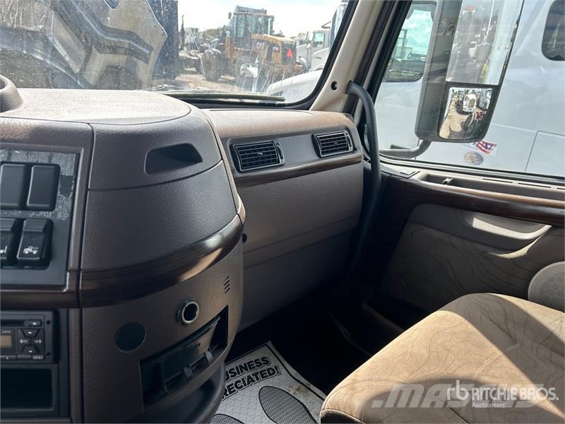 Volvo VNL وحدات الجر
