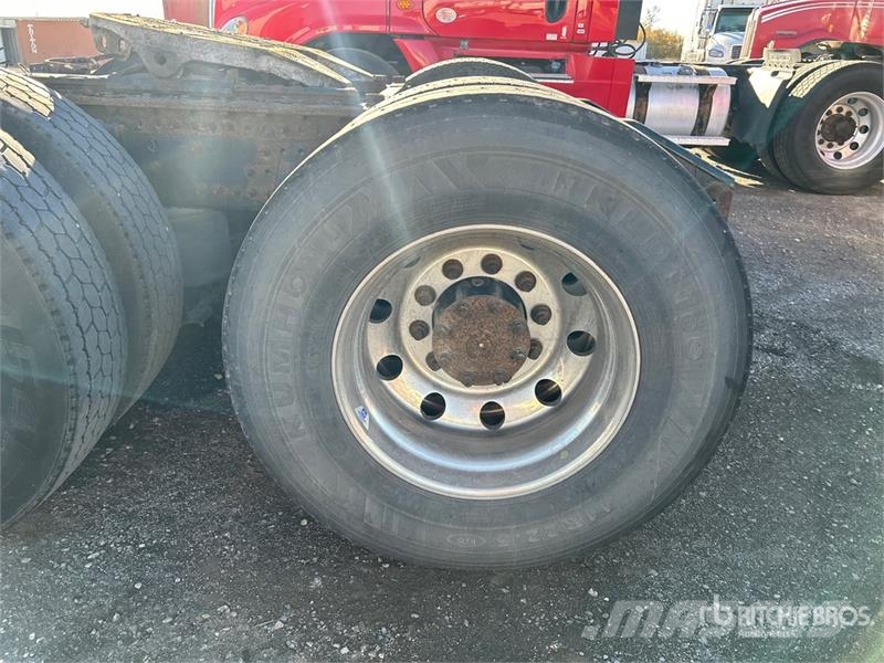 Volvo VNL Vlačilci