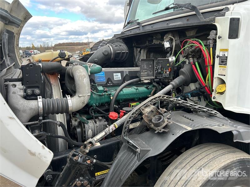 Volvo VNL Sattelzugmaschinen