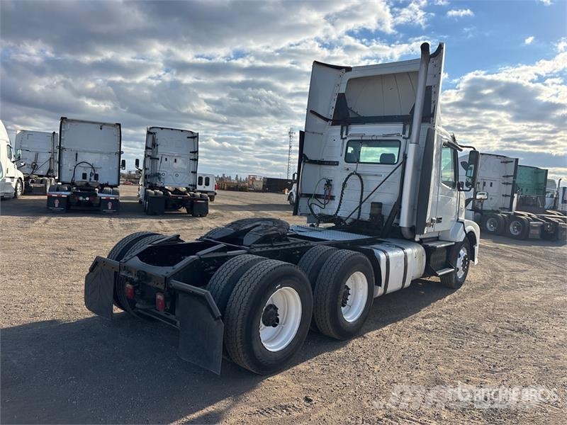 Volvo VNL Sattelzugmaschinen