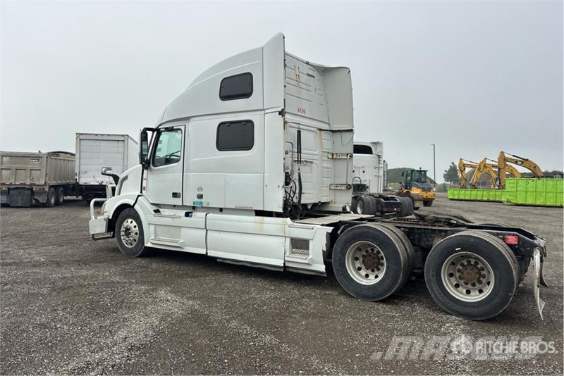 Volvo VNL وحدات الجر
