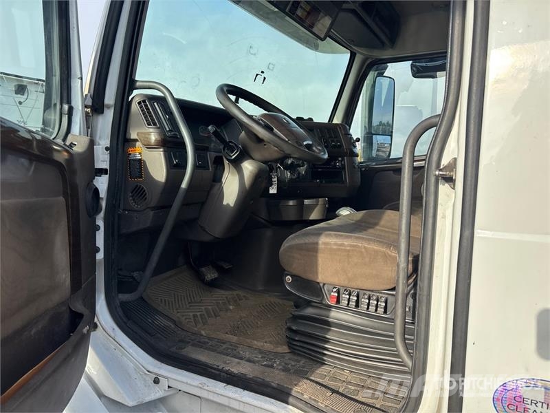 Volvo VNL Tractor Units