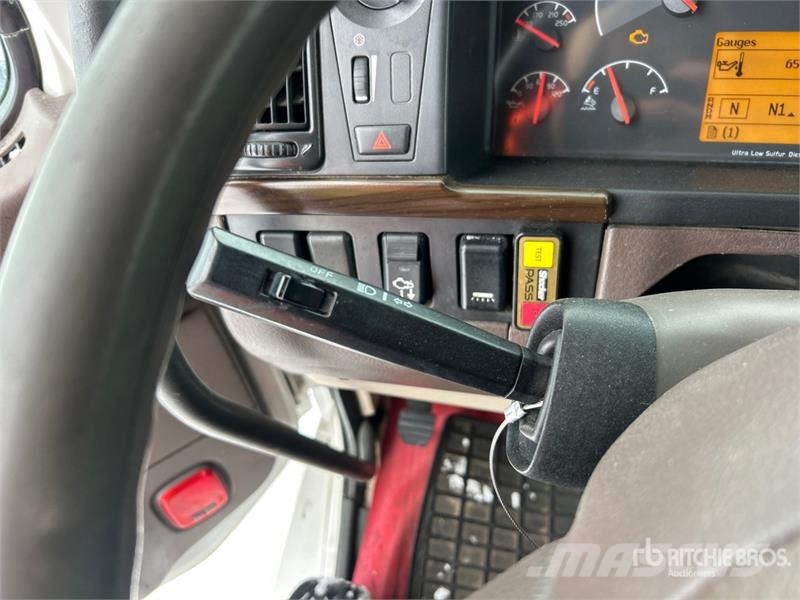Volvo VNL Tegljači