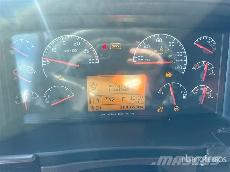 Volvo VNL 牵引车