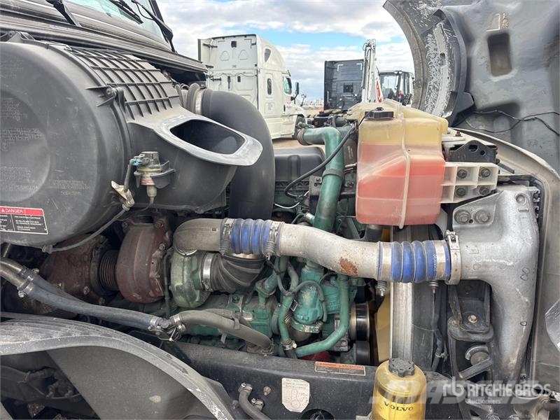 Volvo VNL Sattelzugmaschinen