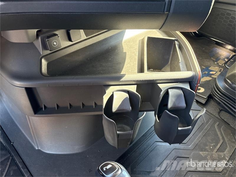Volvo VNL Naudoti vilkikai