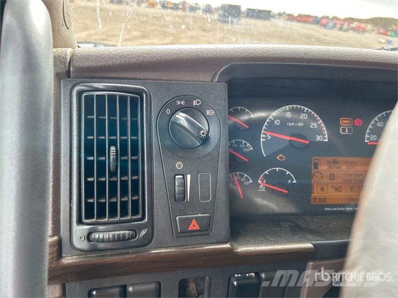 Volvo VNL Trekkers