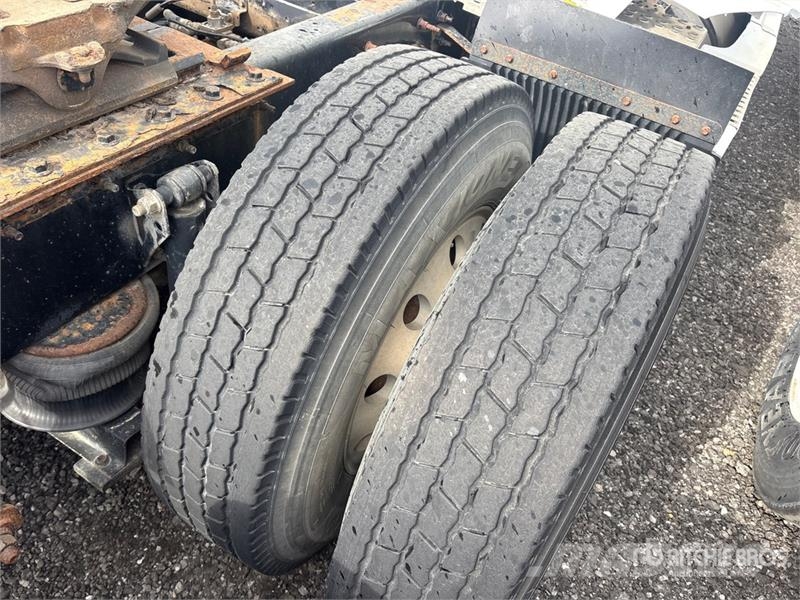 Volvo VNL وحدات الجر