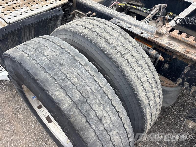 Volvo VNL Vlačilci