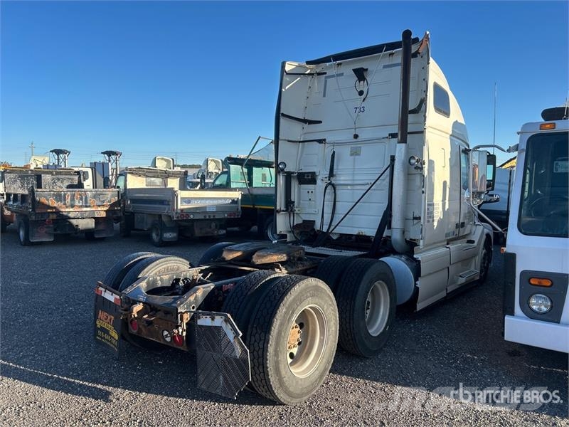 Volvo VNL Sattelzugmaschinen